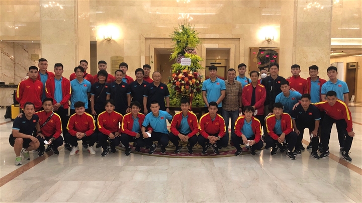 Chủ tịch nước động viên đội tuyển Việt Nam