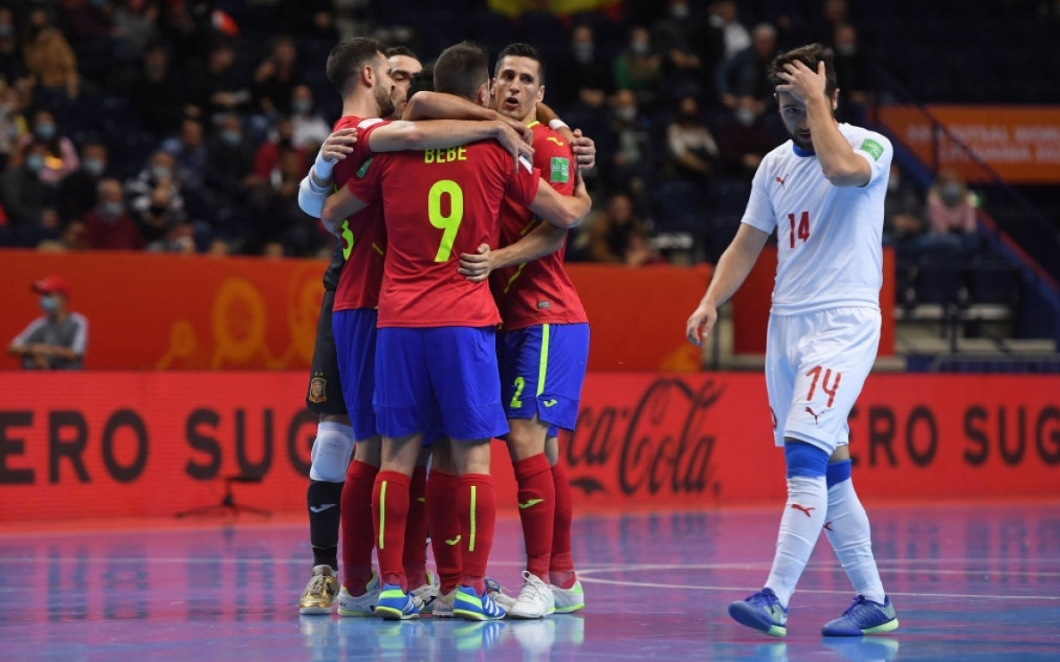 Bồ Đào Nha vất vả giành vé vào vòng tứ kết World Cup 2021