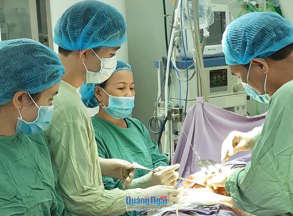 Triển khai thành công phẫu thuật cắt gan bằng kỹ thuật Takasaki