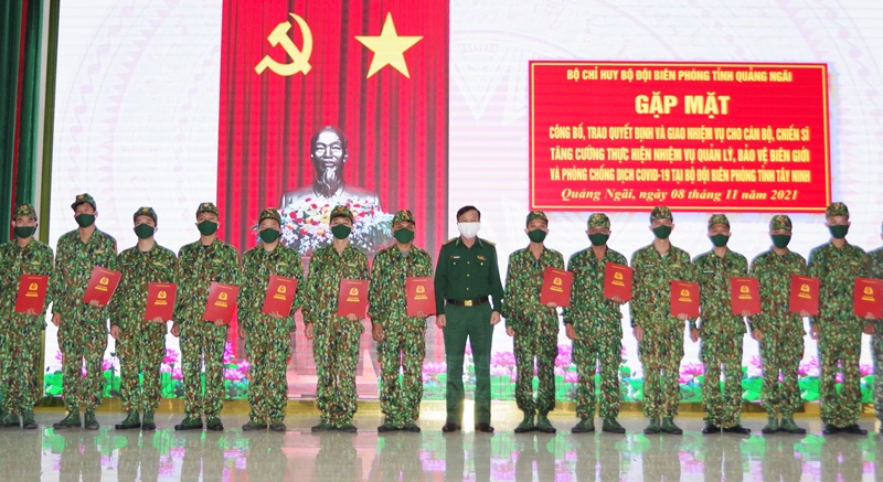 Video: Tăng cường quân nhân làm nhiệm vụ phòng, chống dịch tại biên giới Tây Ninh