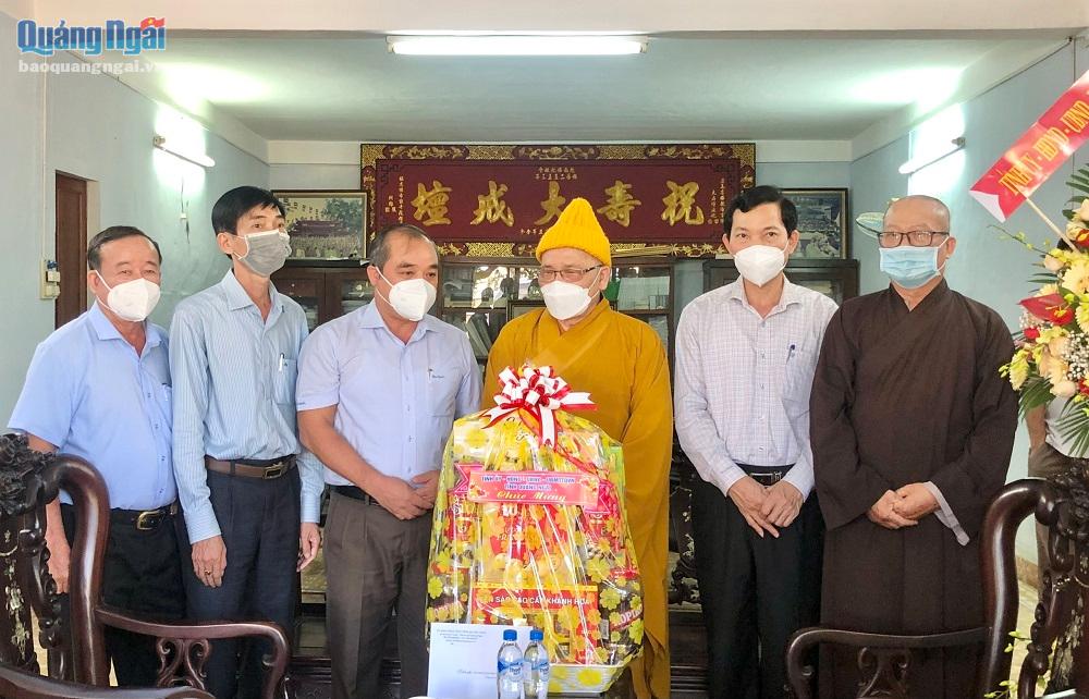 Lãnh đạo tỉnh thăm, chúc mừng nhân kỷ niệm 40 năm Ngày thành lập Giáo hội Phật giáo Việt Nam