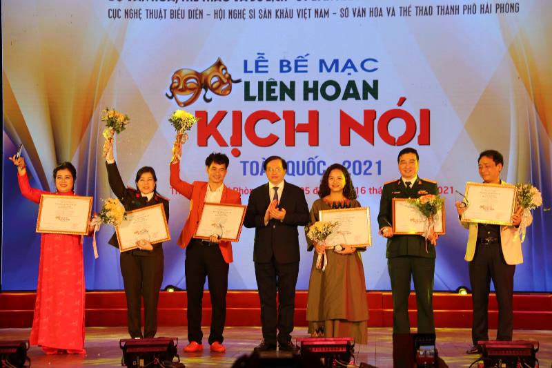 6 vở diễn được trao huy chương vàng tại Liên hoan Kịch nói toàn quốc năm 2021