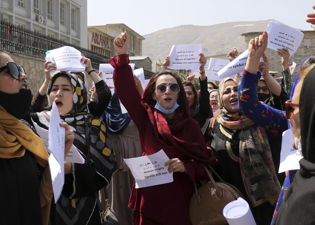 Taliban ra sắc lệnh mới cho phép phụ nữ quyết định chuyện kết hôn