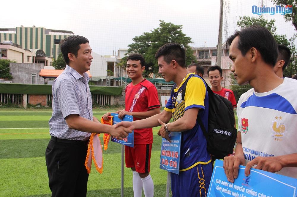 Khai mạc Giải Bóng đá truyền thống cán bộ đoàn tỉnh Quảng Ngãi lần thứ III năm 2022