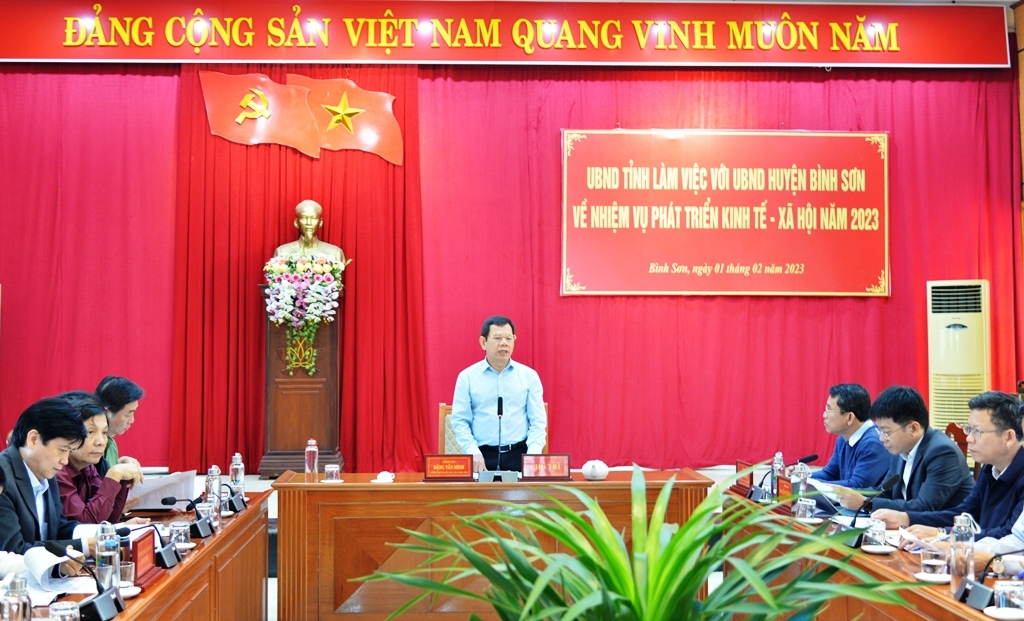 Video: Chủ tịch UBND tỉnh Đặng Văn Minh làm việc với huyện Bình Sơn