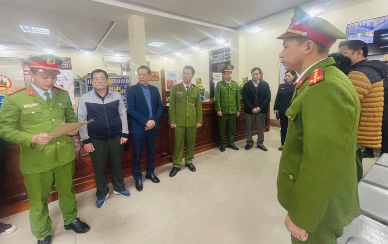 Bắt giữ 13 cán bộ Trung tâm đăng kiểm xe cơ giới tỉnh Nghệ An vì hành vi nhận hối lộ