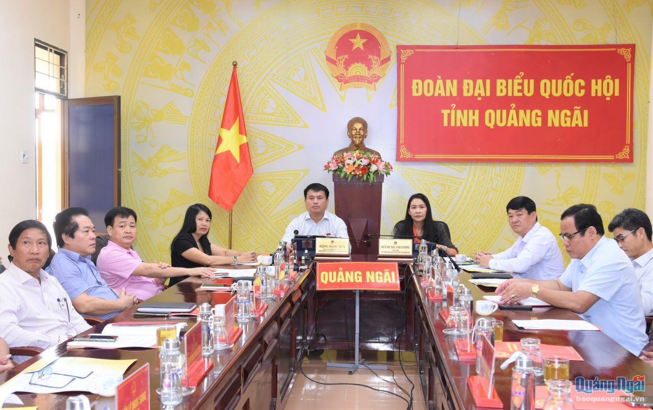 Đoàn ĐBQH tỉnh tham dự phiên chất vấn của Ủy ban Thường vụ Quốc hội tại điểm cầu tỉnh Quảng Ngãi