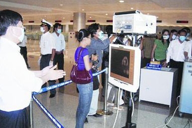 Hệ thống kiểm dịch y tế quốc tế tại sân bay đặt trong tình trạng báo động.