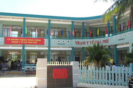 Nhiều trạm y tế ở miền núi được đầu tư xây dựng khang trang. Trong ảnh: Trạm Y tế xã Trà Phú (Trà Bồng. 