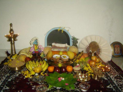 Lễ vật dâng cho thần thánh (lễ Vishukkani) trong ngày Tết Ấn Độ - Ảnh: Wikimedia.org 