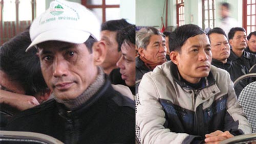 Ông Lê Thanh Liêm và ông Phạm Đăng Hoan nghe công bố quyết định đình chỉ chức vụ. (Ảnh NLĐ)
