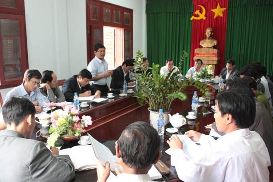 Phó Chủ tịch UBND tỉnh Lê Viết Chữ phát biểu tại buổi làm việc.