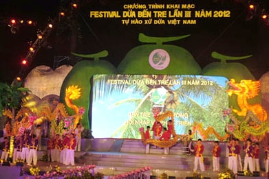 Lễ khai mạc Festival Dừa Bến Tre lần 3. Ảnh: ĐỖ HẠNH