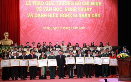 Nhiều văn nghệ sỹ lớn nhận Giải thưởng Hồ Chí Minh