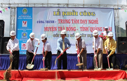 Nghi thức khởi công xây dựng Trung tâm dạy nghề huyện Trà Bồng