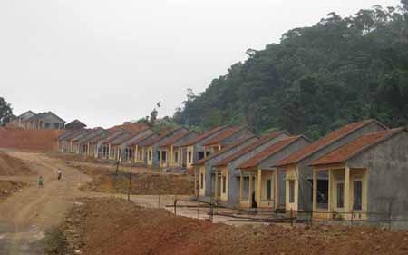 Xây dựng khu tái định cư cho dân thôn 2 xã Trà Thủy ổn định cuộc sống.