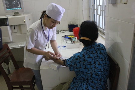 Bệnh viện Đa khoa Quảng Ngãi bắt đầu tăng giá 604 dịch vụ y tế khoảng 65-67% kể từ ngày 1/1/2013