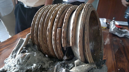 Cổ vật tìm thấy trên con tàu đắm tại thôn Châu Thuận Biển.