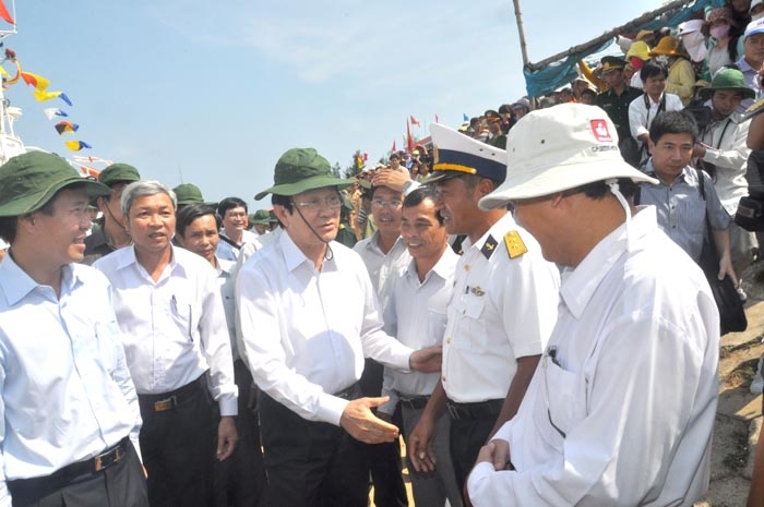 Video: Chủ tịch nước Trương Tấn Sang thăm và làm việc tại huyện Lý Sơn