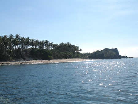 Vẻ đẹp hoang sơ của đảo Bé là điều du khách sẽ thích thú khi khám phá Lý Sơn