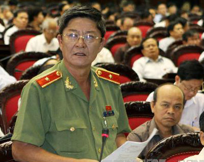 Đại biểu Quốc hội tỉnh Ninh Thuận Huỳnh Thế Kỳ phát biểu ý kiến. Ảnh: Nguyễn Dân-TTXVN