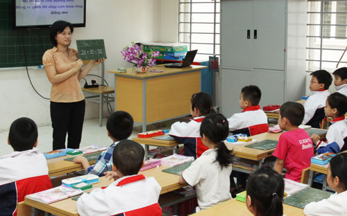 Một giờ làm toán của học sinh lớp 1 Trường Tiểu học Phú La, quận Hà Đông. Ảnh: Bá Hoạt