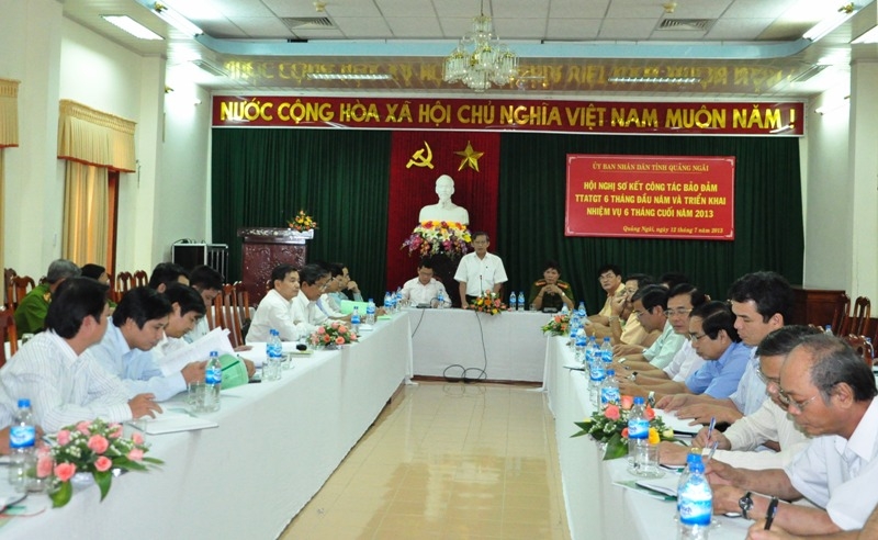 Chủ tịch UBND tỉnh Quảng Ngãi, Trưởng Ban ATGT Quảng Ngãi Cao Khoa phát biểu tại hội nghị