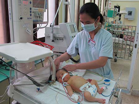Chăm sóc trẻ sơ sinh ở Bệnh viện Phụ sản Trung ương