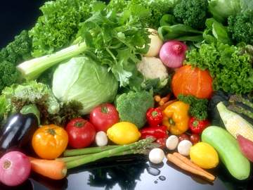  Các loại rau xanh và hoa quả giúp giảm nồng độ axit uric trong máu.