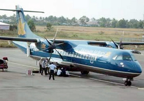 Chiếc ATR-72 cùng loại với chiếc máy bay gặp sự cố khi hạ cánh xuống sân bay Đà Nẵng chiều 21-10 - Ảnh minh hoạ