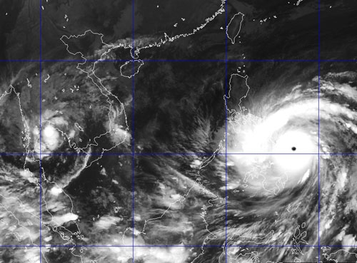 Ảnh mây vệ tinh siêu bão Haiyan lúc 7 giờ ngày 8-11. Nguồn: Trung tâm dự báo khí tượng thủy văn Trung ương