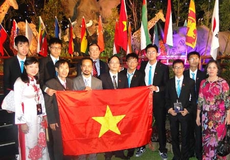  Đoàn Việt Nam tham gia Olympic Khoa học trẻ lần thứ 8 tại Nam Phi