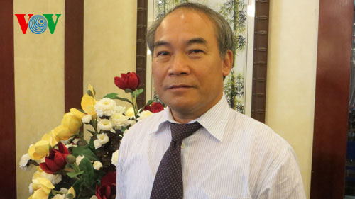 Thứ trưởng Nguyễn Vinh Hiển: Phương án khả thi nhất có thể áp dụng ngay trong năm 2014. Không có gì là gây áp lực với học sinh