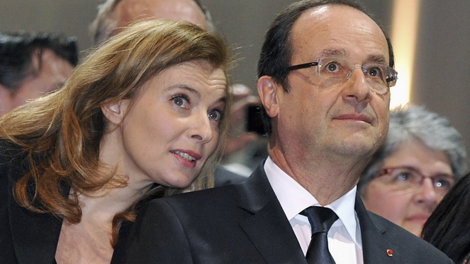 Bà Trierweiler và ông Hollande hồi tháng 1-2013 - Ảnh: Reuters