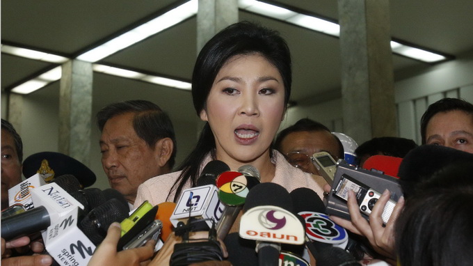 Thủ tướng Yingluck phát biểu trước giới truyền thông Ảnh: Reuters