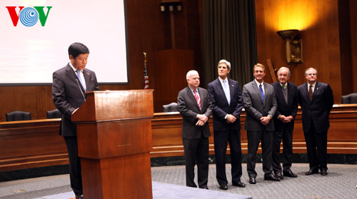 Đại sứ Nguyễn Quốc Cường và các chính khách cao cấp của Mỹ tại lễ kỷ niệm