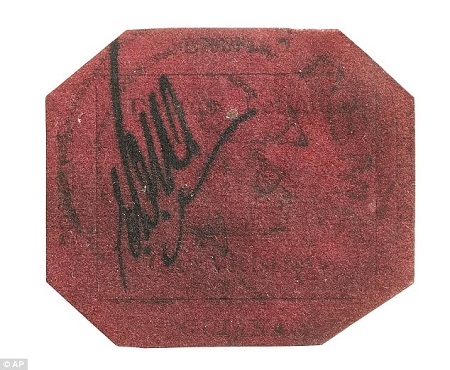 Chiêm ngưỡng con tem Guiana màu đỏ tươi của bưu điện Anh, ra đời năm 1856, mệnh giá 1 xu.
