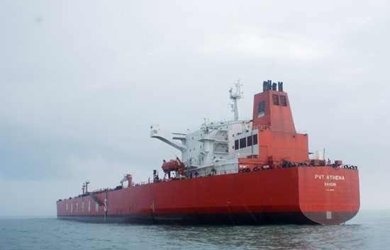 Tàu PVT ATHENA Sài Gòn vận chuyển dầu thô cho Nhà máy Lọc dầu Dung Quất.