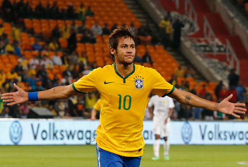 Neymar ăn mừng bàn thắng trong màu áo tuyển Brazil - Ảnh: Reuters