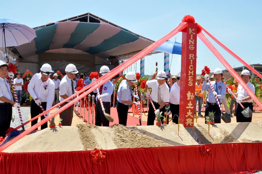 Lễ khởi công Nhà máy sản xuất gia công giày xuất khẩu King Riches Việt Nam tại VSIp Quảng Ngãi.