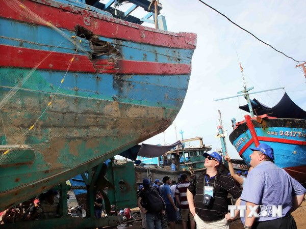 Tàu cá ĐNa 90152 bị tàu Trung Quốc tấn công đâm chìm trên vùng biển Việt Nam. (Ảnh: Trần Lê Lâm/TTXVN)