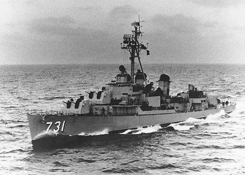 Ngày 2/8/1964, tàu khu trục USS Maddox (ảnh) đã xâm nhập sâu vào vùng Vịnh Bắc Bộ và đụng độ với ba tàu phóng ngư lôi của hải quân miền Bắc Việt Nam. Biến cố này được biết đến như sự kiện Vịnh Bắc Bộ lần thứ nhất.
