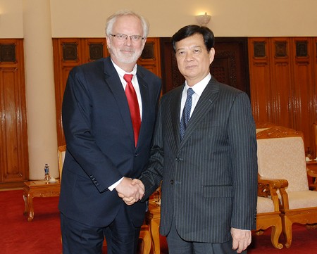 Thủ tướng Nguyễn Tấn Dũng tiếp Đại sứ Hoa Kỳ tới chào nhân dịp Đại sứ kết thúc nhiệm kỳ công tác tại Việt Nam. Ảnh: VGP/Nhật Bắc