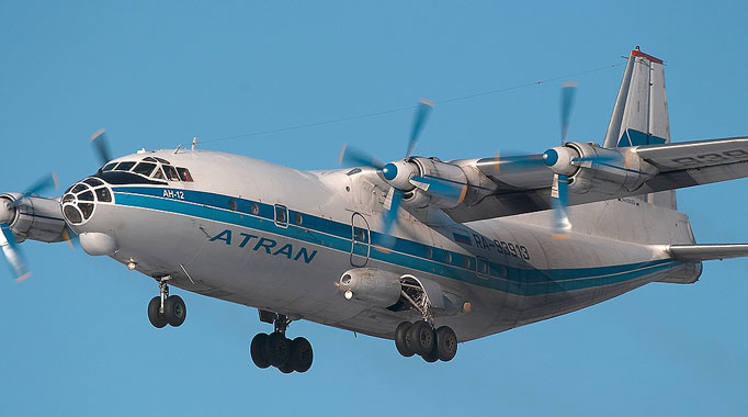  Máy bay chở hàng Antonov-12. Ảnh: Wikipedia