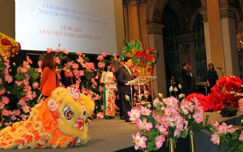Đại sứ đặc mệnh toàn quyền Việt Nam tại Pháp Dương Chí Dũng phát biểu ý kiến tại lễ bế mạc Năm Việt Nam tại Pháp