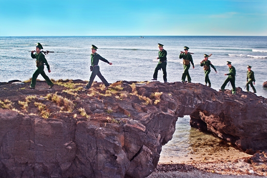  Bộ đội Biên phòng đang làm nhiệm vụ tuần tra trên đảo Lý Sơn.