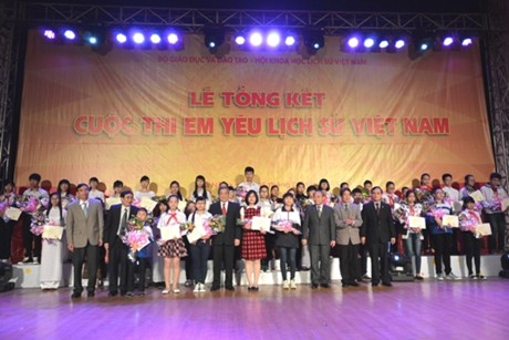 Có 106 bài dự thi đạt giải Em yêu lịch sử Việt Nam. Ảnh: VGP/Hồng Hạnh