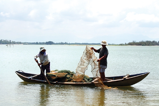 Nghề sông nước góp phần mang đến nét văn hóa đặc trưng ở Tịnh Khê.  