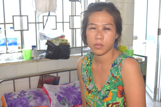 Chị Trương Thị Hồng Vân tố cáo bị một số thành viên trong gia đình nhà chồng hành hung.