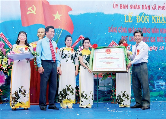  Trường Mầm non Phổ Ninh đón nhận bằng công nhận đạt chuẩn quốc gia về giáo dục.                        ảnh: PV
